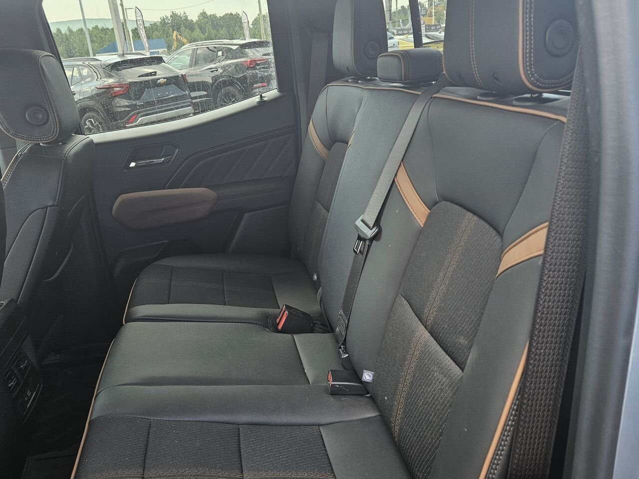 GMC Canyon AT4 cabine multiplace 4RM 2024 Gris Thetford Mines - photo #15