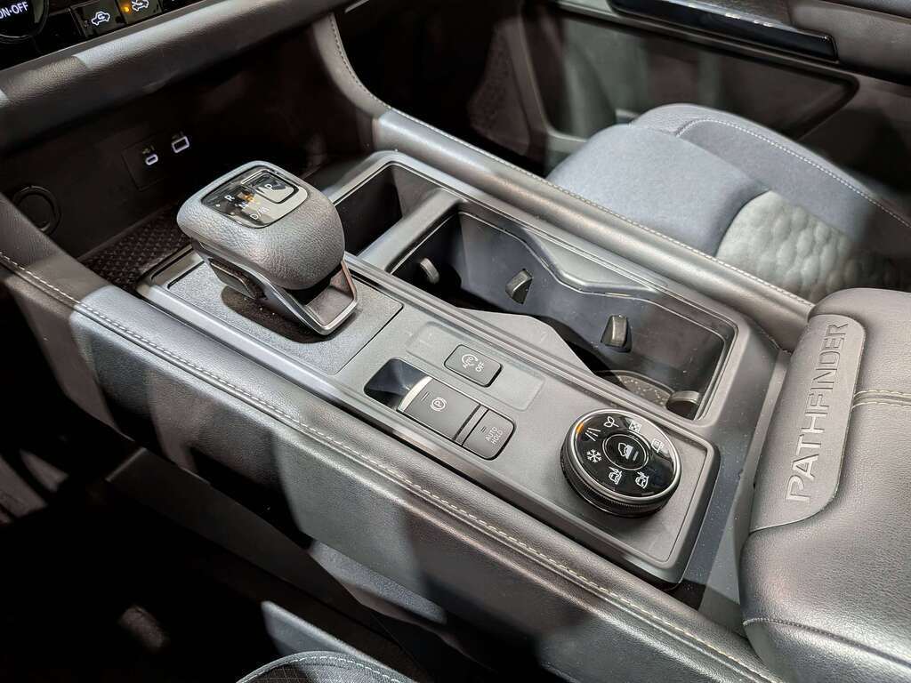 2024 Nissan Pathfinder S 4WD Grey Val-David - photo #30