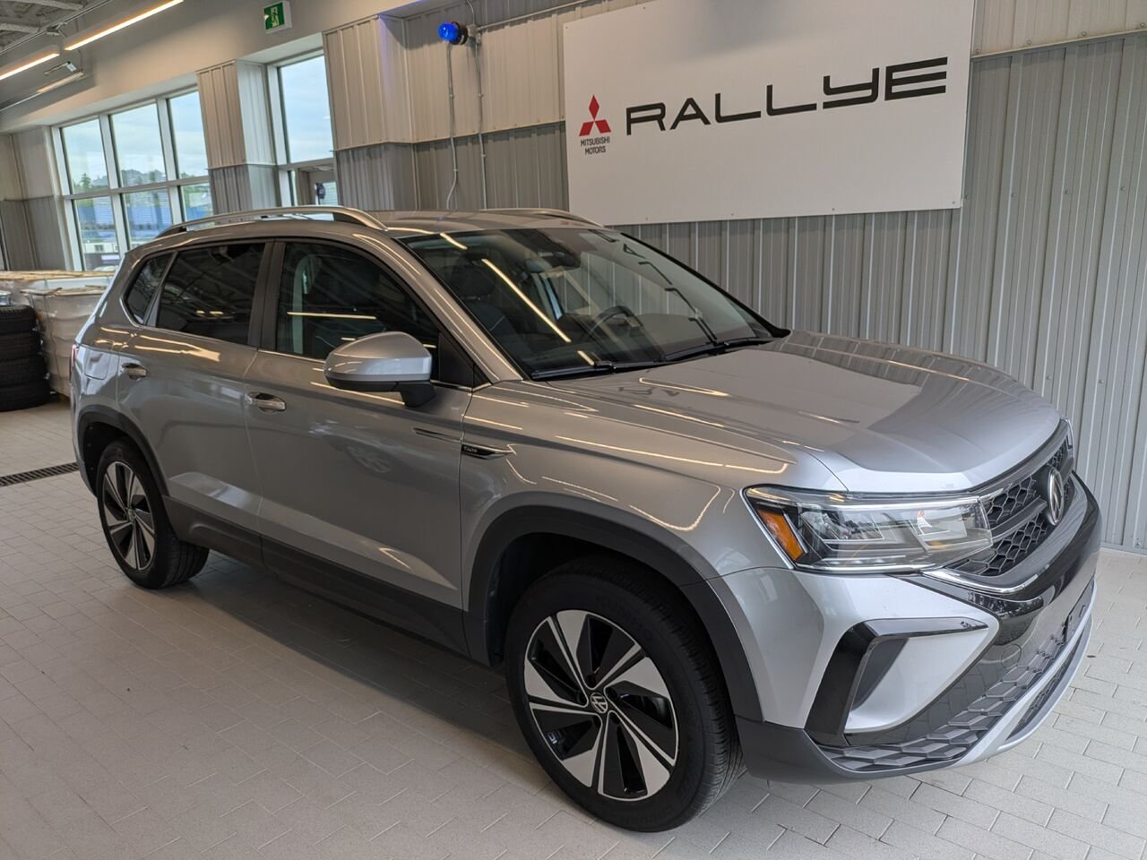 Volkswagen Taos 2024 Gris Gatineau - photo #0