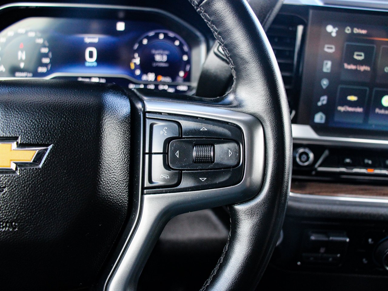 2023 Chevrolet Silverado 1500 4WD Crew Cab 147 LT Grey Sherwood Park - photo #20