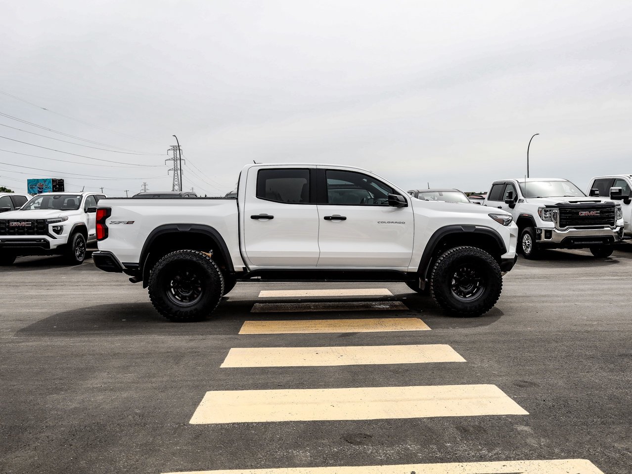 2025 Chevrolet Colorado 4WD Crew Cab ZR2 White Sherwood Park - photo #14