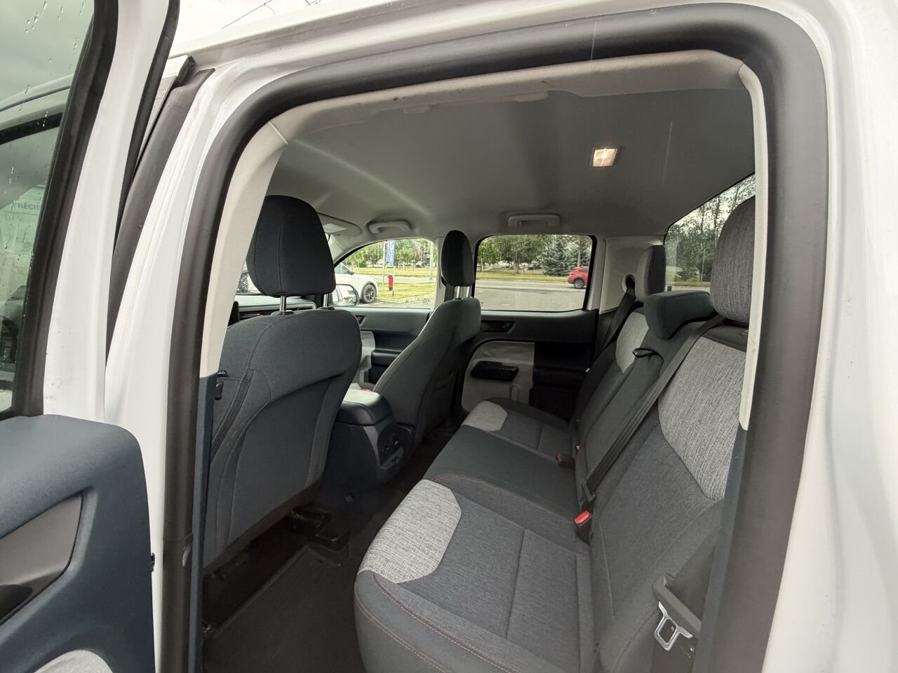 2023 Ford Maverick White Montmagny - photo #7