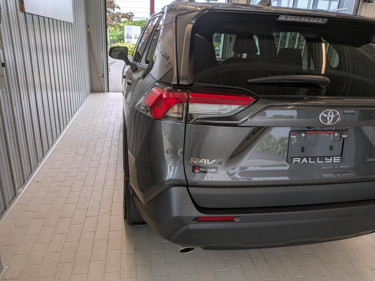 2023 Toyota RAV4 Grey Gatineau - photo #16