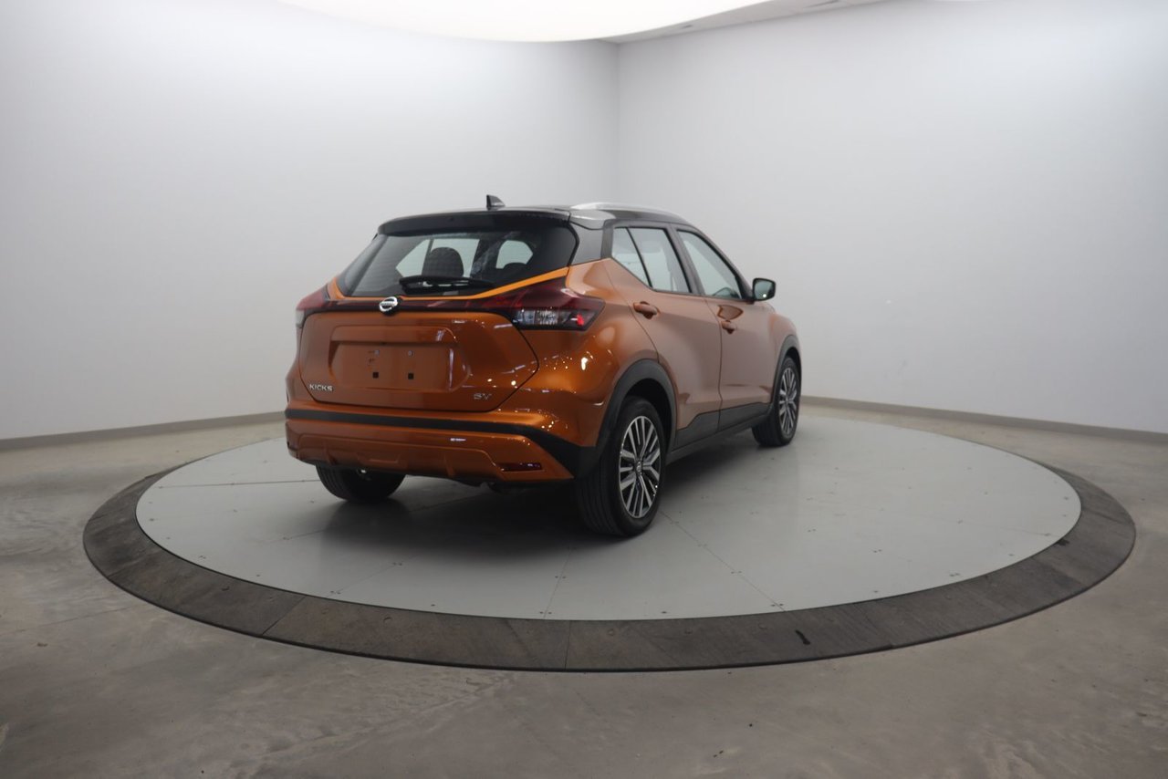 2021 Nissan Kicks VIN 3N1CP5CV5ML538251 Orange Baie-Comeau - photo #3