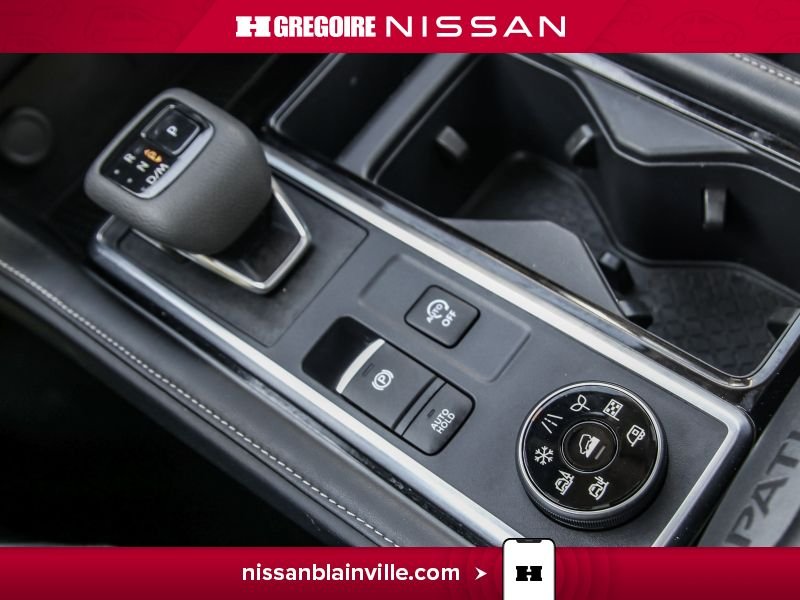 2024 Nissan Pathfinder Grey Laval - photo #17