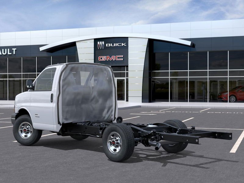 GMC Fourgonnette commerciale tronquée Savana 3500 fourgonnette 139 po 2026 BLANC SOMMET