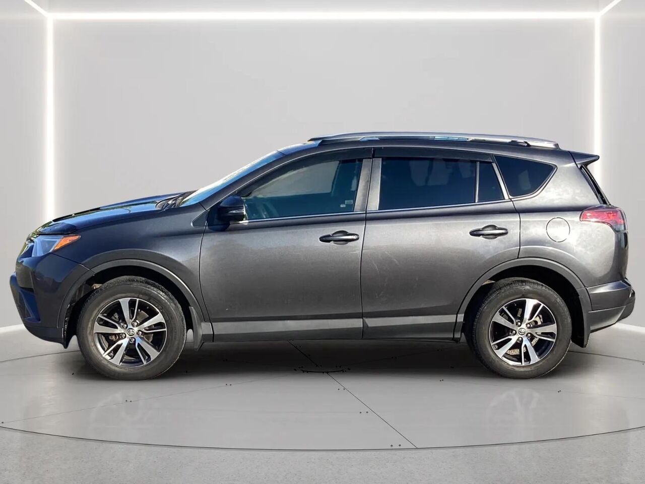 Toyota RAV4 2018 Gris Gatineau - photo #1