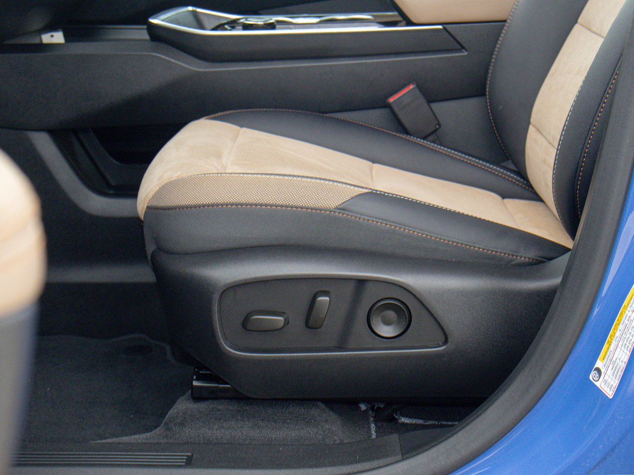 2025 Chevrolet Equinox AWD 4dr ACTIV Blue Sherwood Park - photo #18