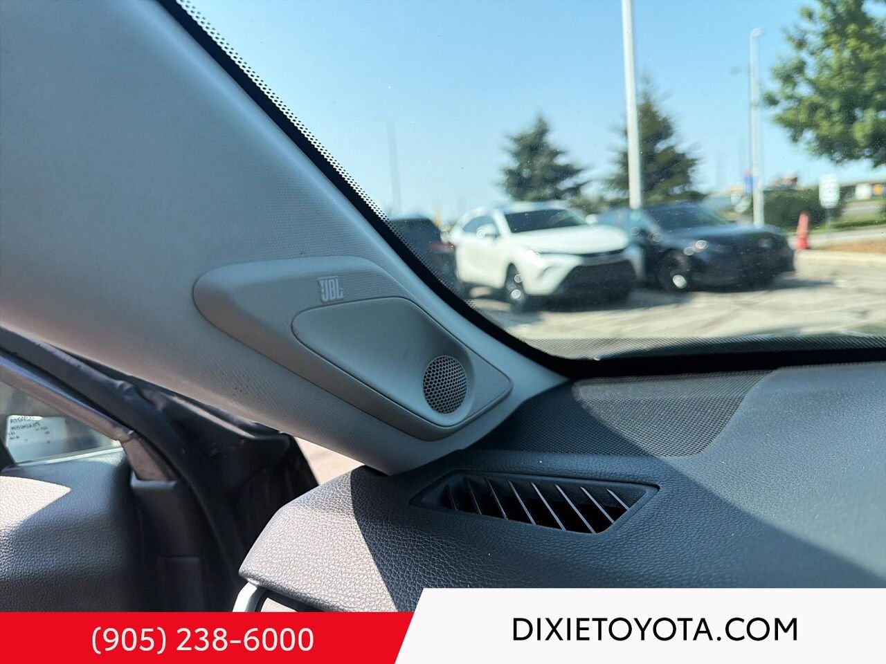 2021 Toyota RAV4 LIMITED AWD / HEATED AND VENTILATED SEATS / MOONROOF / LEATHER SURFACE / ALLOY WHEELS / CARPLAY AND ANDROID AUTO Grey Mississauga - photo #12