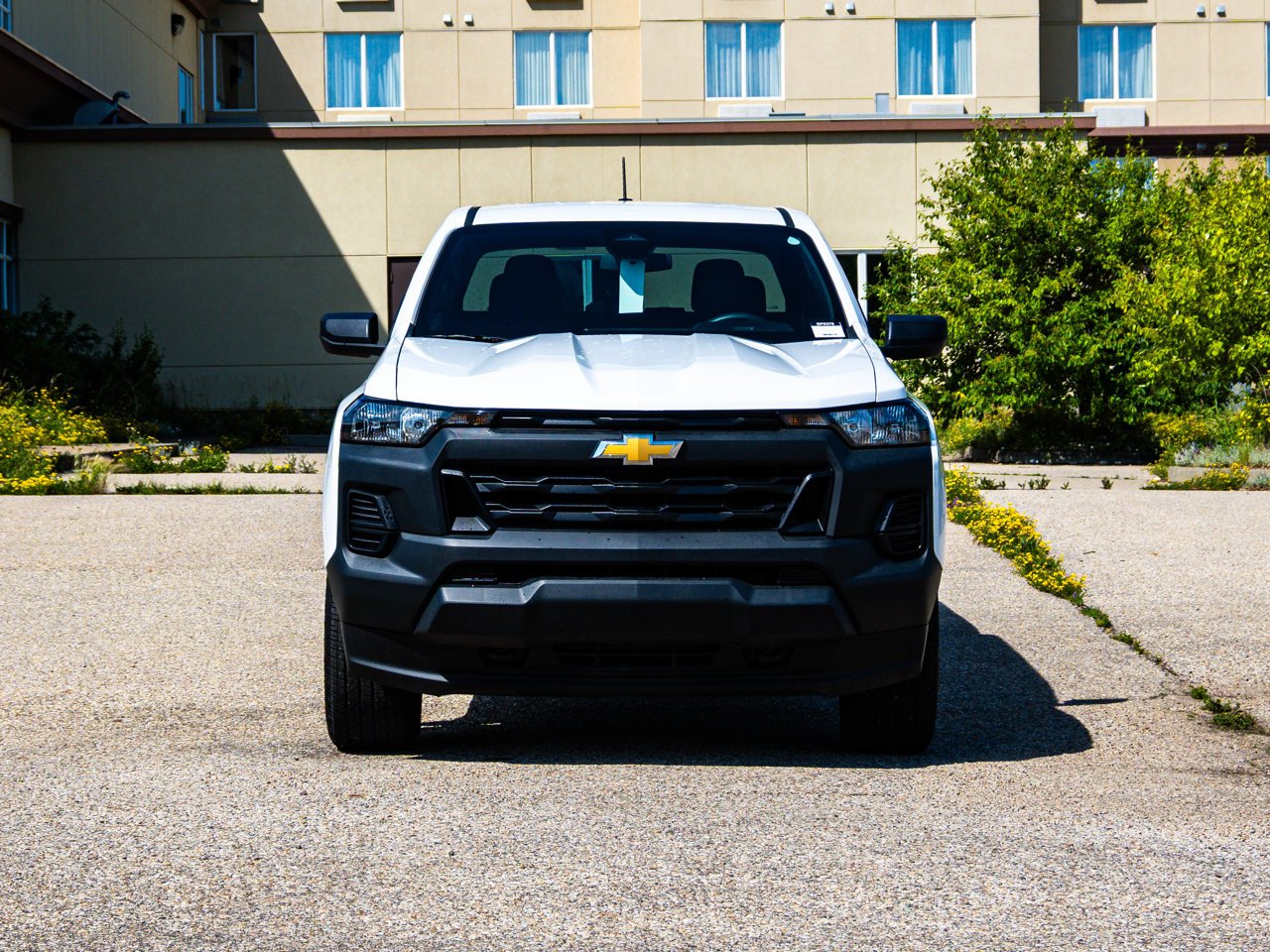 2024 Chevrolet Colorado 4WD Crew Cab WT White Sherwood Park - photo #2