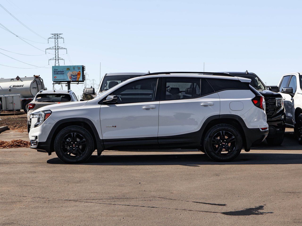 2022 GMC Terrain AWD 4dr AT4 White Sherwood Park - photo #4