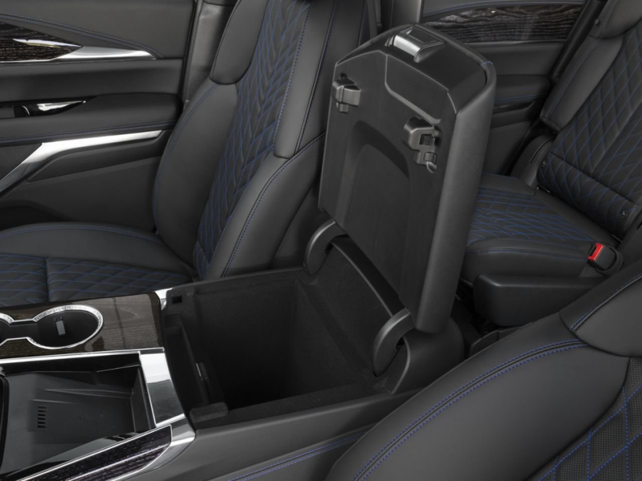 CADILLAC Escalade IQ Traction intégrale, 4 portes Sport 2026 Métal givré Magnus Montmagny - photo #9