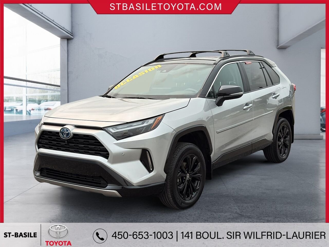 TOYOTA RAV4 Hybride 2023 Ciel argent métallisé avec toit noir Saint-Basile-le-Grand - photo #0