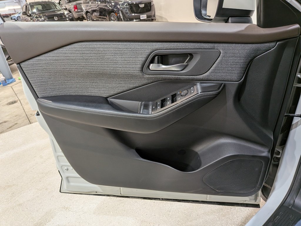 Nissan Rogue AWD SV Moonroof 2023 Blanc Val-David - photo #33