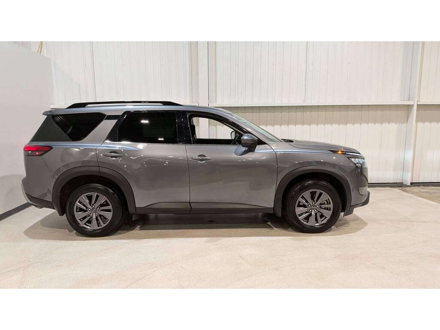 2024 Nissan Pathfinder Grey