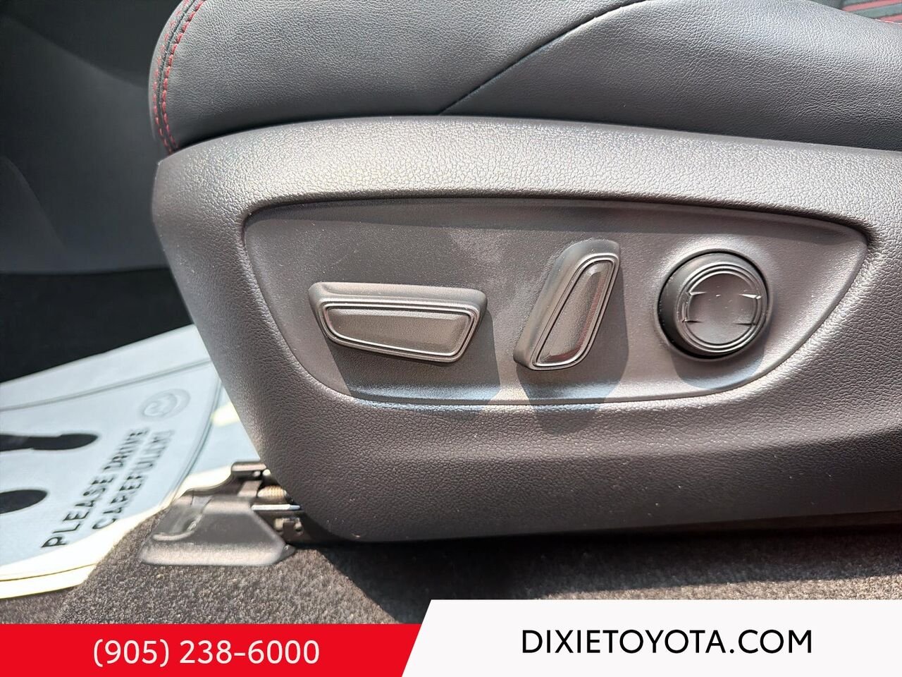 2024 Toyota RAV4 Prime PRIME XSE PLUG-IN HYBRID AWD / CLEAN CARFAX / HEATED SEATS / LEATHER SURFACE / MOONROOF / CARPLAY AND ANDROID AUTO Red Mississauga - photo #9