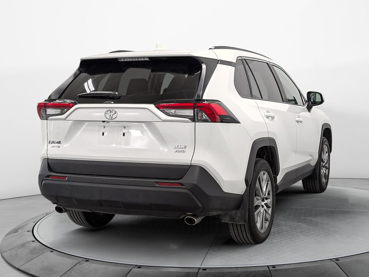 TOYOTA RAV4 AWD XLE 5486 km SEULEMENT Toit Ouvrant à voir!! 2022 Blanc Sherbrooke - photo #4