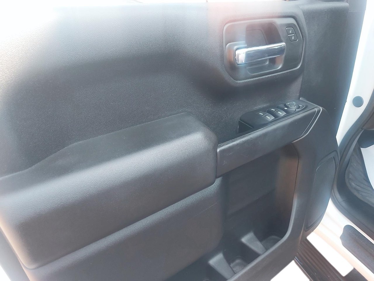 2024 Chevrolet Silverado 1500 White Baie-Comeau - photo #10