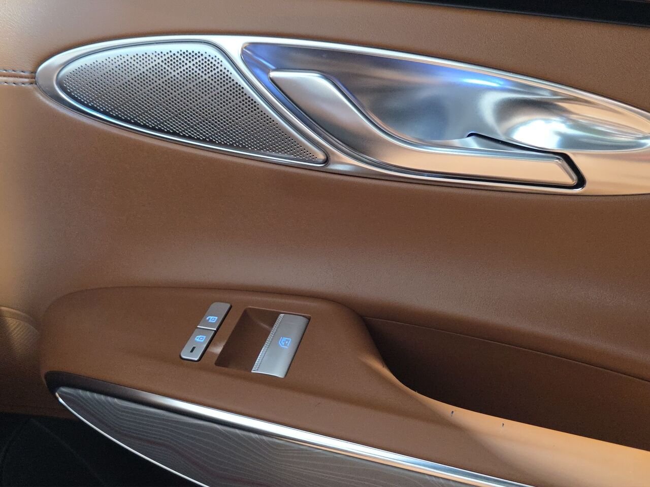 2022 Genesis GV70 2.5T Advanced Plus TI, toit ouvrant panoramique, navigation, sièges fonction mémoire, volant Blue Val-David - photo #16