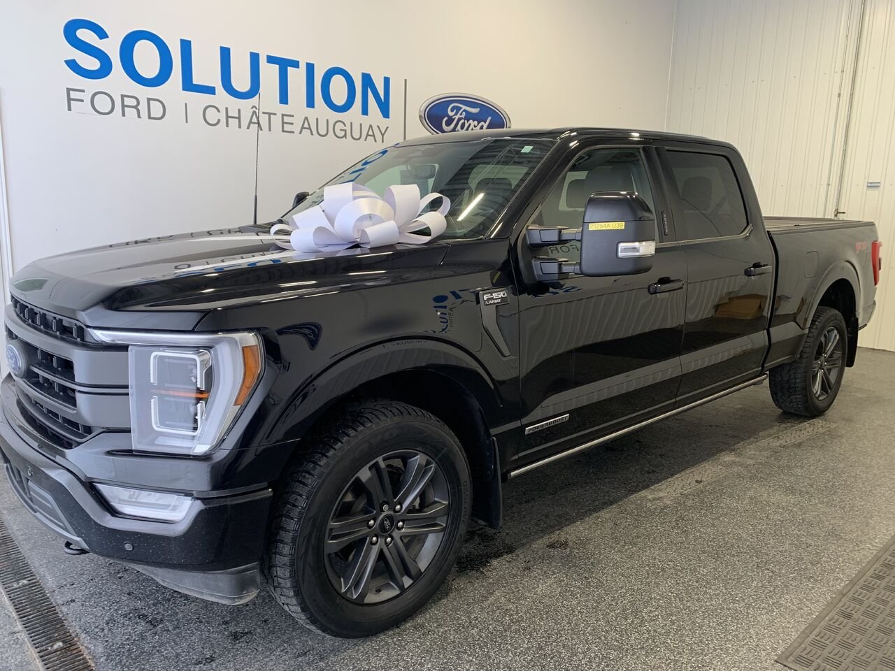 Ford F-150 SUPERCREW LARIAT 2023 Noir Saint-Eustache - photo #0