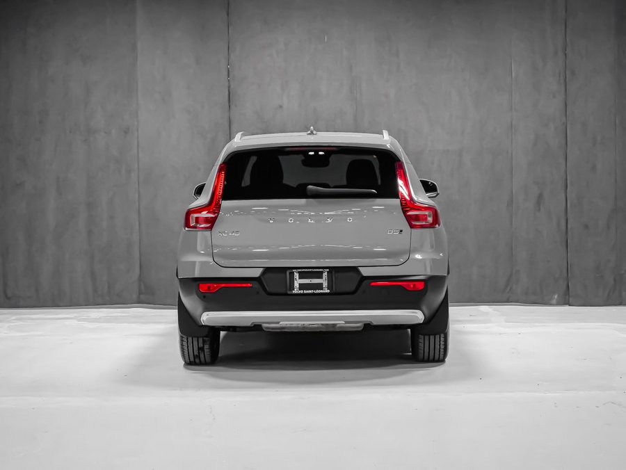 2025 Volvo XC40 B5 CORE BRIGHT CLIMATE Grey