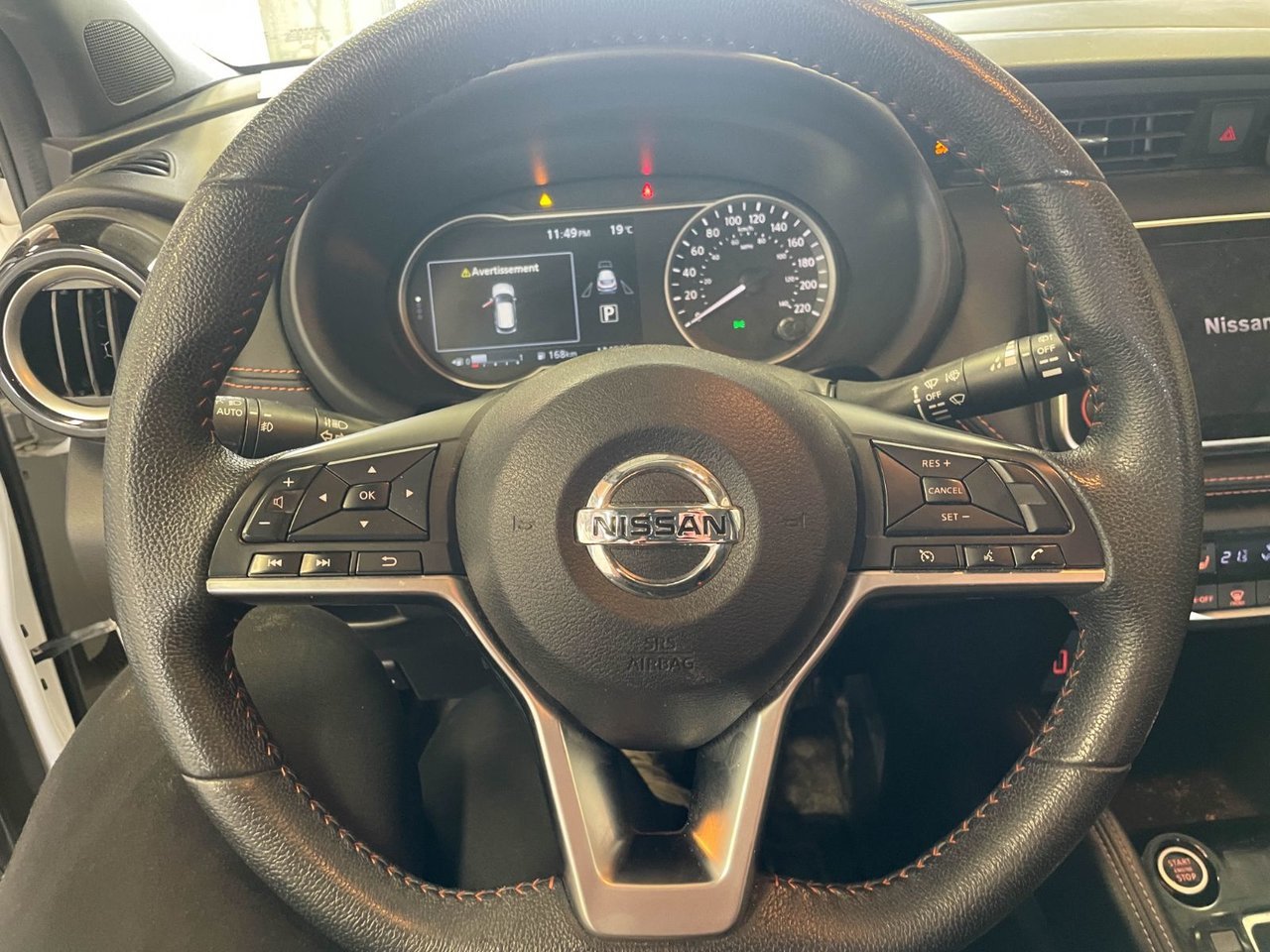 2018 Nissan Kicks SR *SIÈGES CHAUFF* CAM 360 CARPLAY BLUETOOTH USB White Saint-Jérôme - photo #15