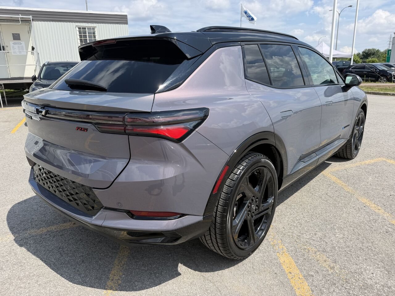 2024 Chevrolet Equinox EV 2RS Grey Laval - photo #11