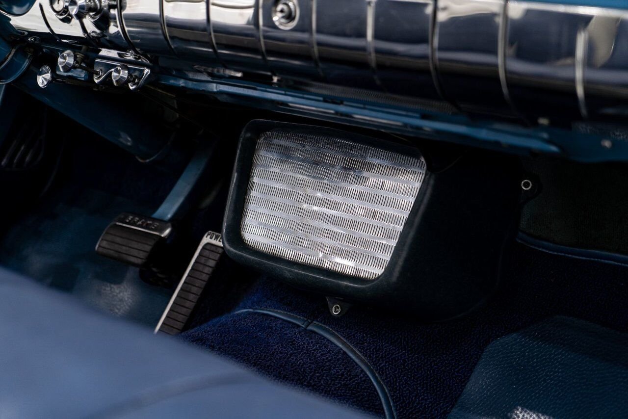 1957 Pontiac Bonneville *PRICE IN USD* Fuel injected 347/315HP 1 of 630 produced White Montreal - photo #69