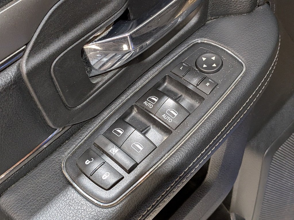 2017 Ram 1500 4WD Quad Cab 140.5" Sport Blue Val-David - photo #31