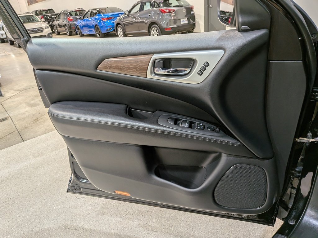2020 Nissan Pathfinder 4x4 Platinum Black Val-David - photo #35
