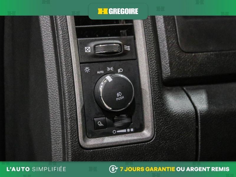 2023 Ram 1500 White Saint-Eustache - photo #16
