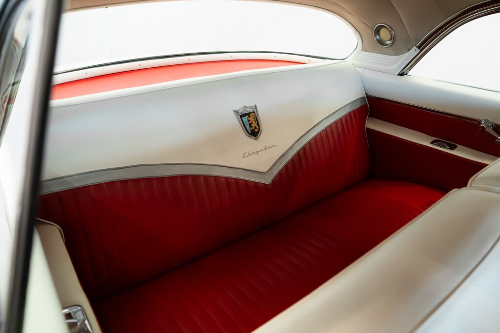 Chrysler New Yorker PRIX IN USD St.Regis | CAR IN MILES 1955 Rouge Montréal - photo #20
