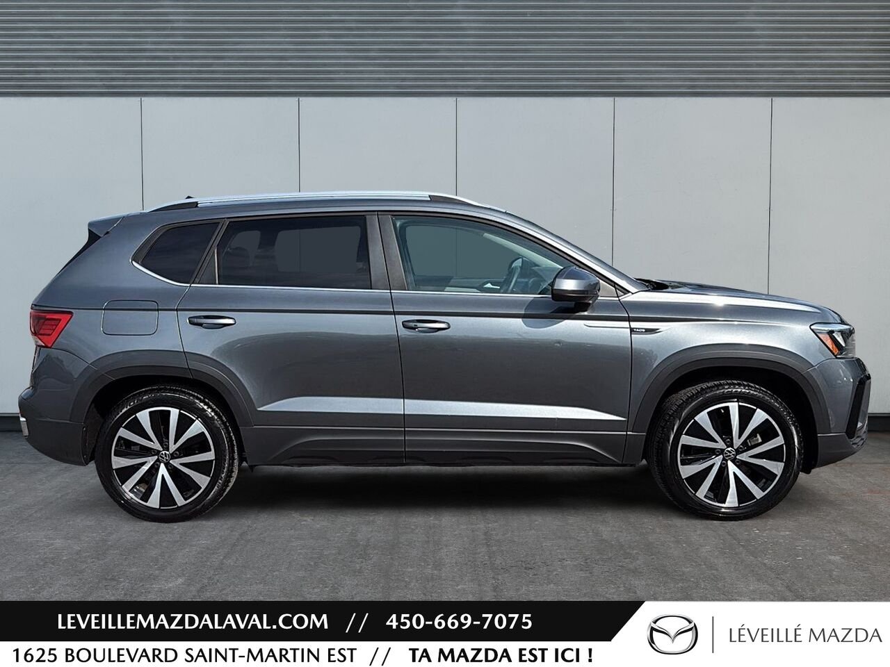2023 Volkswagen Taos Comfortline 4MOTION Grey Laval - photo #6