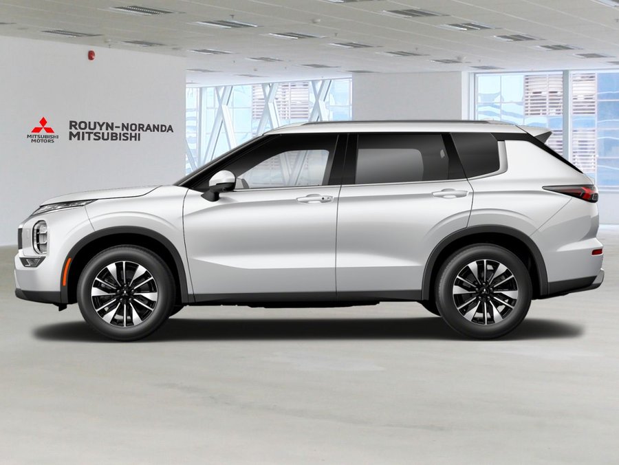 2026 Mitsubishi Outlander LE S-AWC White Diamond