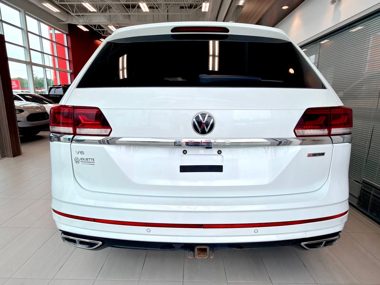 2021 Volkswagen Atlas White Notre-Dame-des-Prairies - photo #10