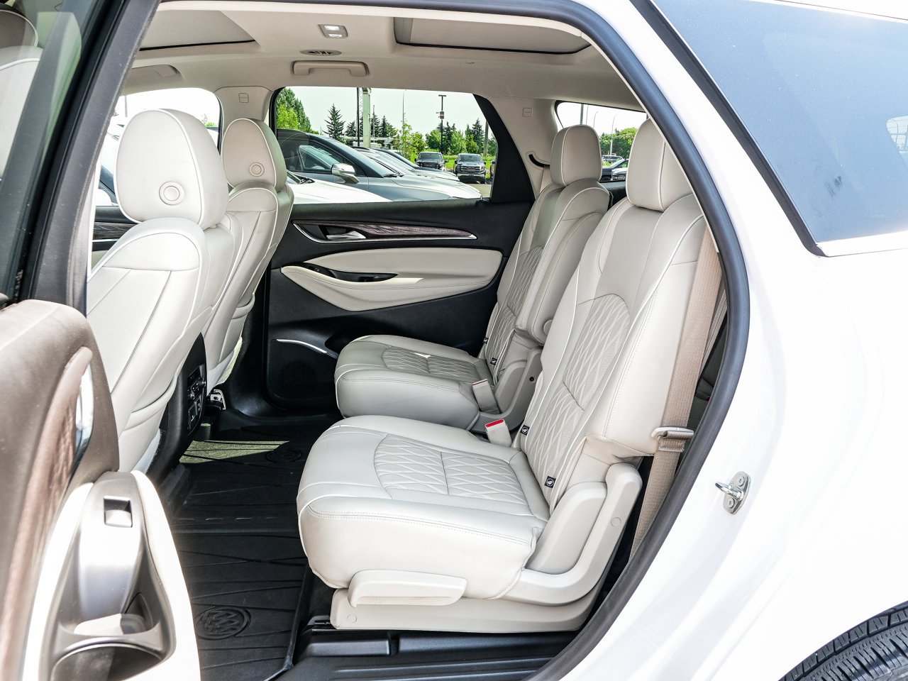 2022 Buick Enclave AWD 4dr Avenir White Sherwood Park - photo #35