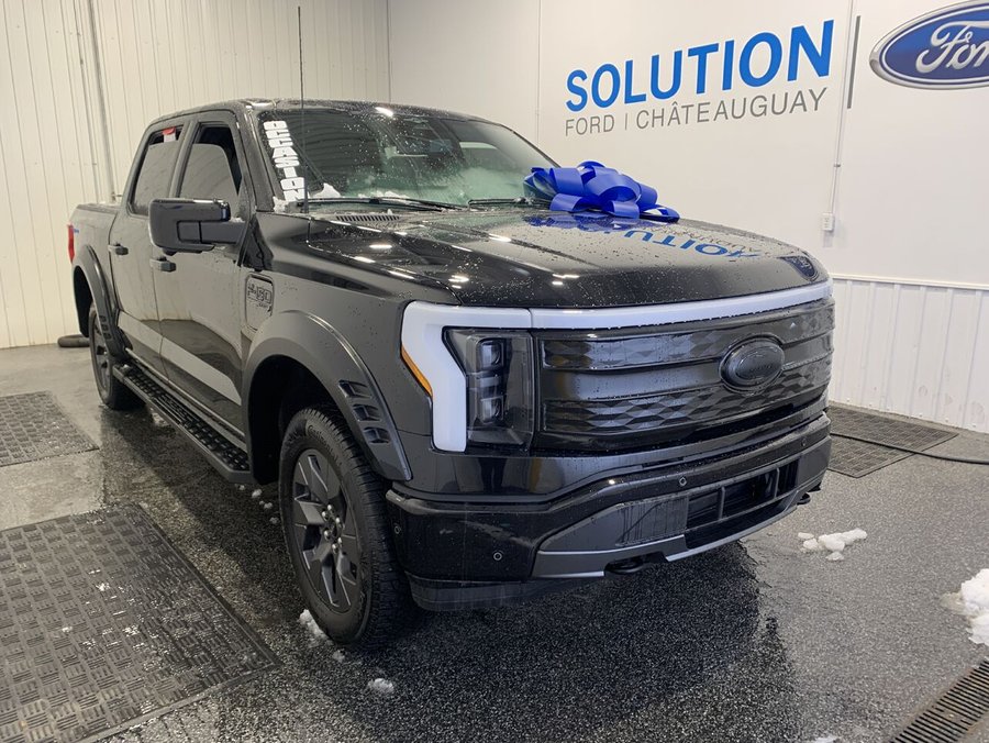 2023 Ford F-150 Lightning LARIAT 2023 Black