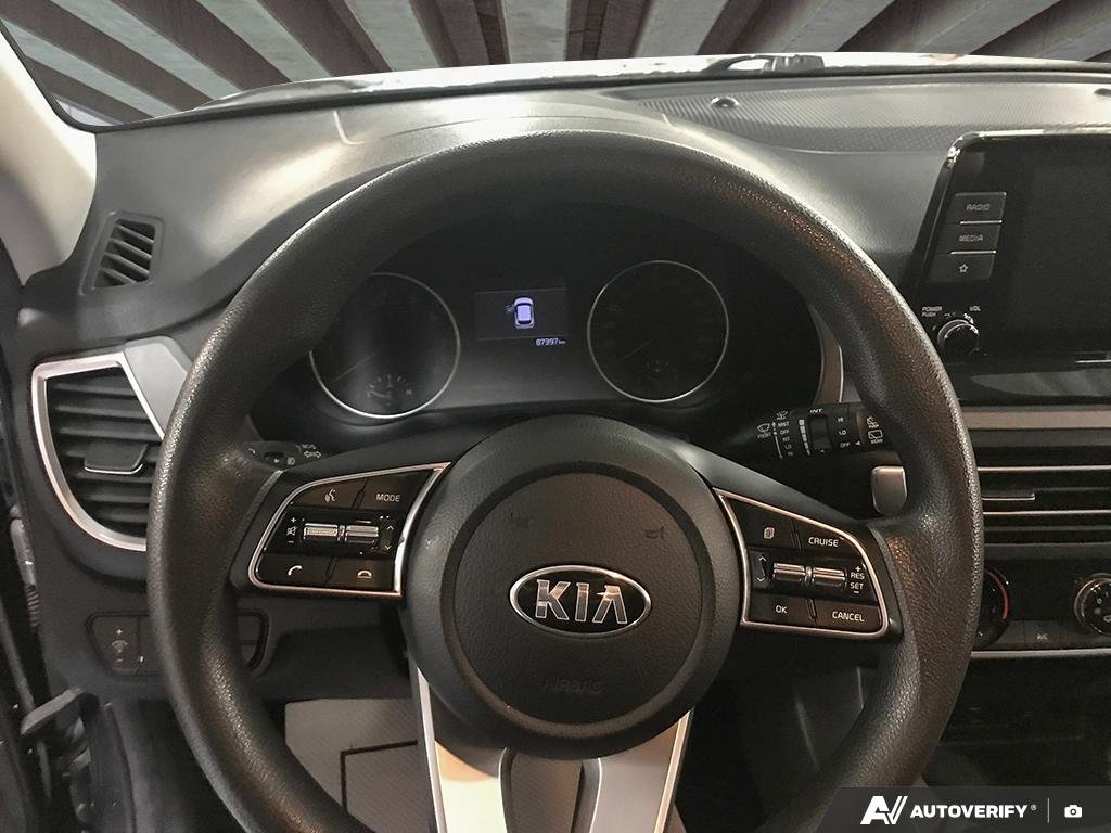 2021 Kia Seltos 2600984B | LX gray Edmonton - photo #13