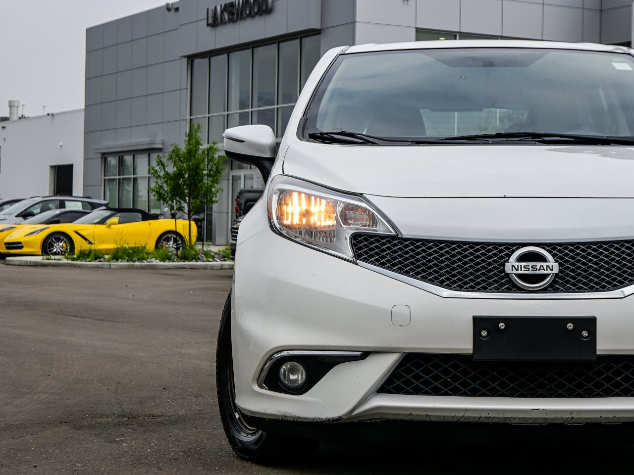 2016 Nissan Versa Note 5dr HB Auto 1.6 SR White Sherwood Park - photo #4