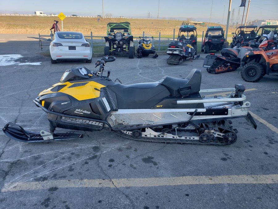 Ski-doo Skandic 2015 2015 Jaune
