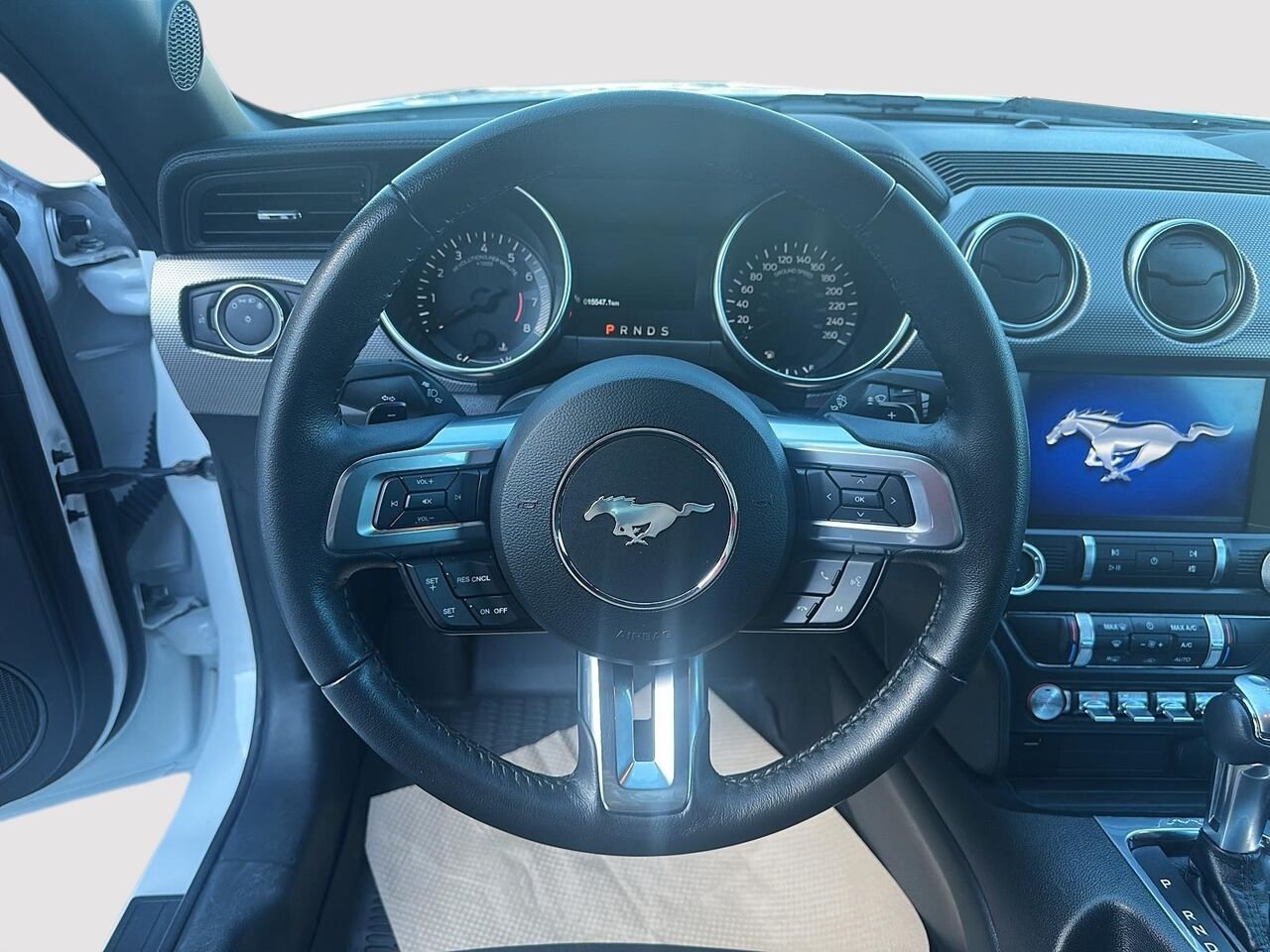2020 Ford Mustang White Rouyn-Noranda - photo #7