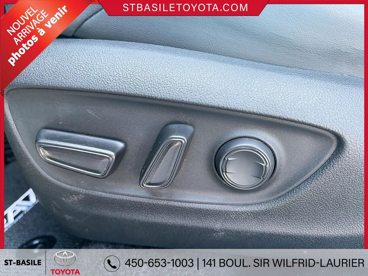 TOYOTA RAV4 2023 Blanc Saint-Basile-le-Grand - photo #8