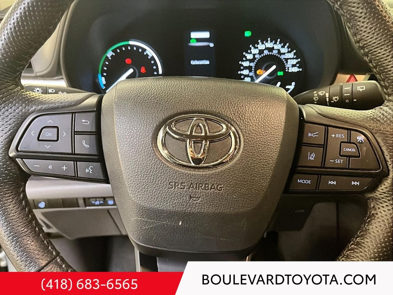 Toyota Sienna 100068A-76 | LE, AWD 2024 Argent céleste métallisé Québec - photo #10
