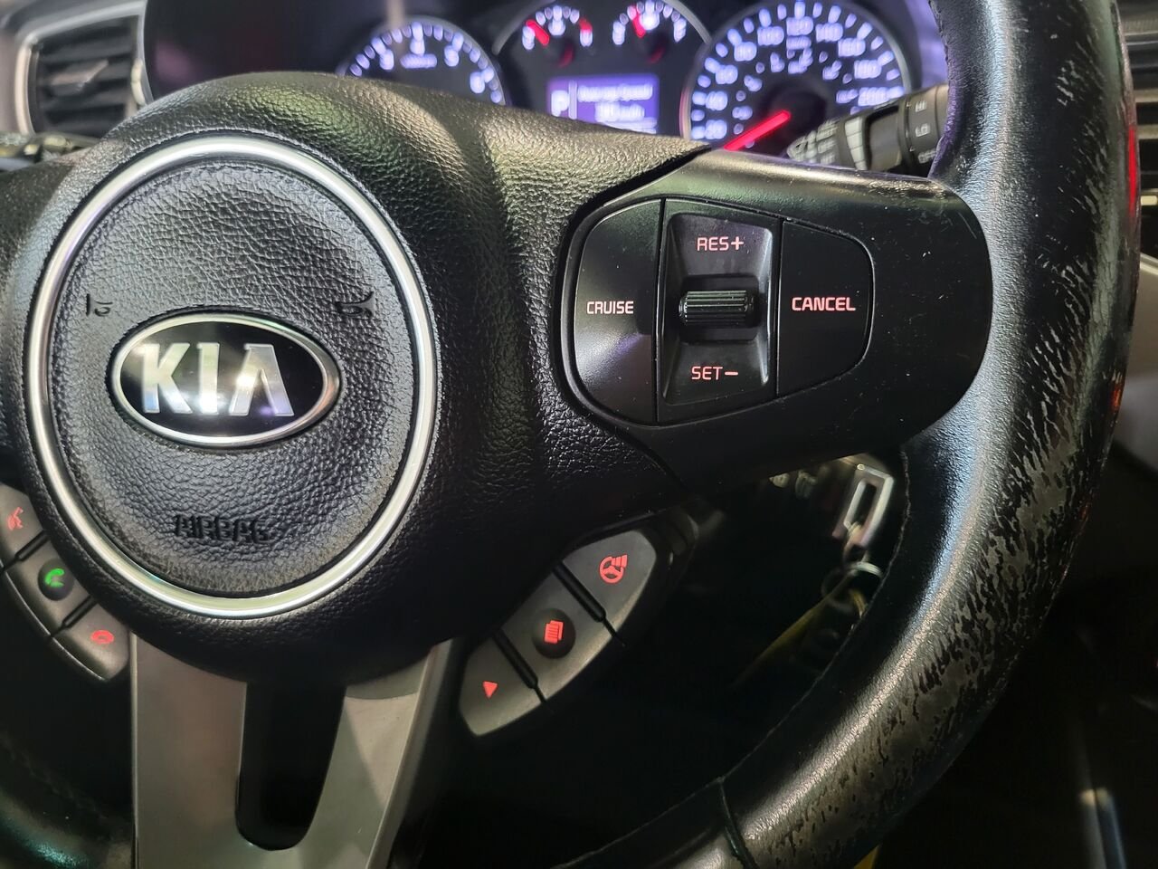2015 Kia Rondo Brown  - photo #17