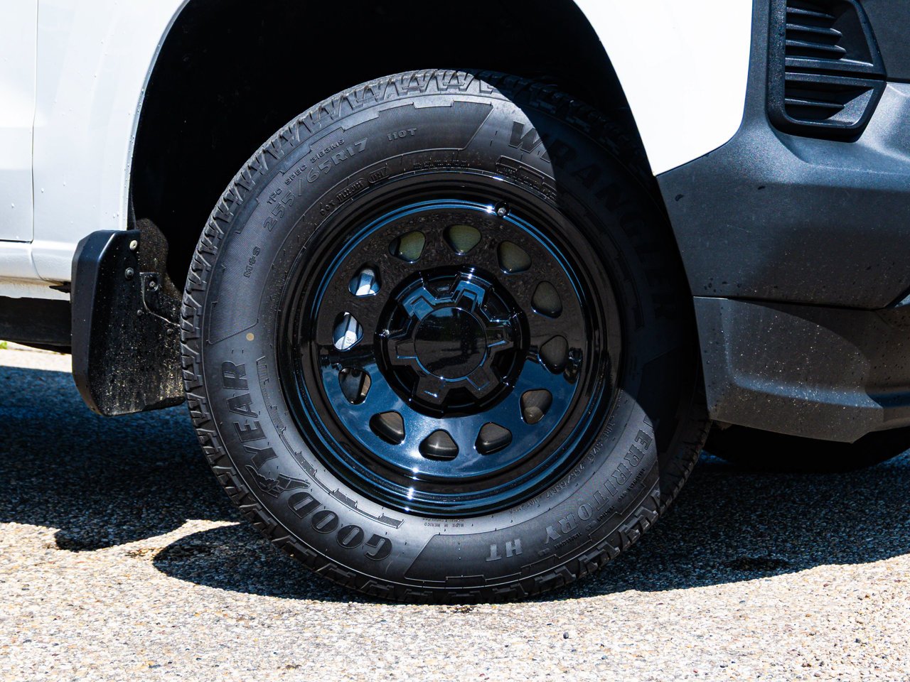 2024 Chevrolet Colorado 4WD Crew Cab WT White Sherwood Park - photo #4