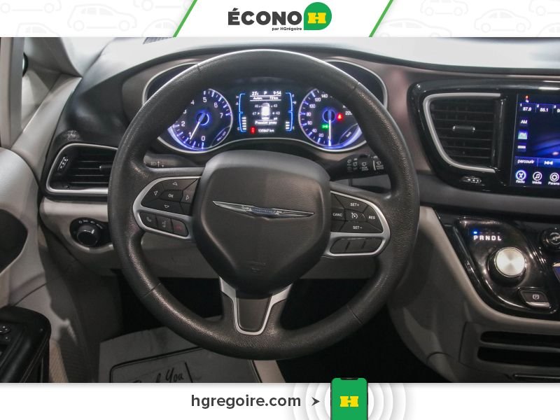 Chrysler Pacifica 2017 Noir Blainville - photo #20