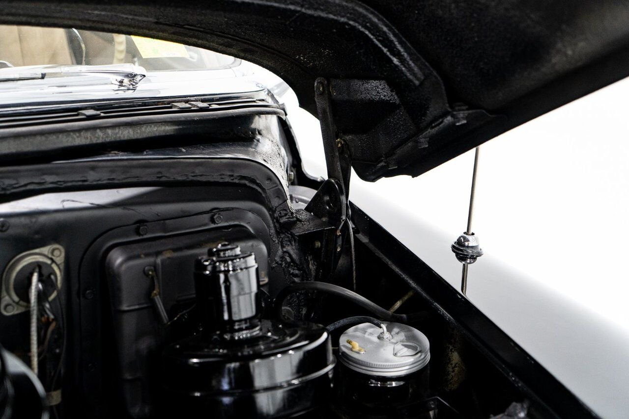 1951 Cadillac Fleetwood Unrestored factory black paint **PRICE IN USD** Black Montreal - photo #20