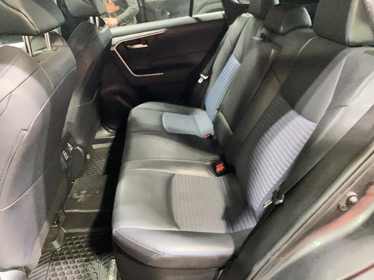 2021 Toyota RAV4 VIN 2T3RWRFV9MW116733 Magnetic Grey Metallic w/Black Roof Chicoutimi - photo #7