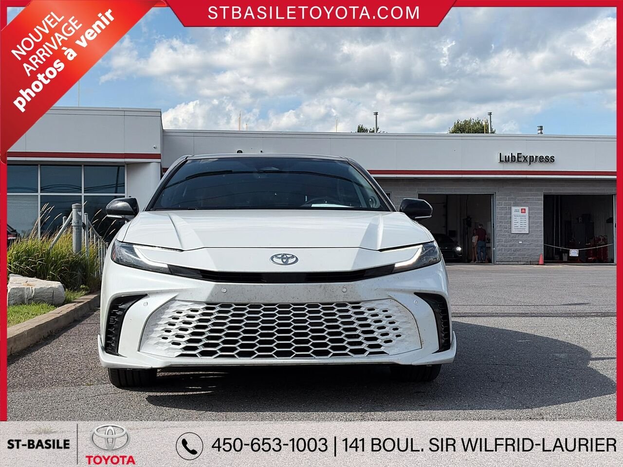 Toyota CAMRY 2025 Blanc Saint-Basile-le-Grand - photo #4