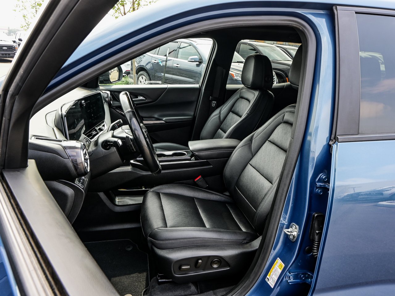 2025 Chevrolet Equinox AWD 4dr LT w/2LT Blue Sherwood Park - photo #16
